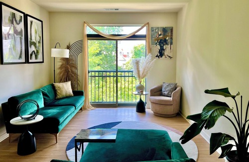 McLean Apartment | Luxury Quiet 1BR Tysons Apt Great for Business Travelers