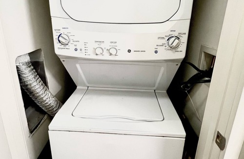 McLean Apartment | Luxury Quiet 1BR Tysons Apt Great for Business Travelers