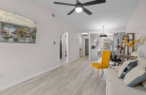 Tallahassee House | LUXURY RENOVATED TOWNHOUSE CLOSE I-10
