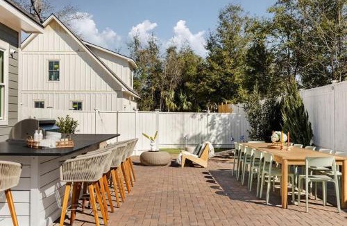 Thunderbolt House | Luxury Savannah Home Private Pool & Spa
