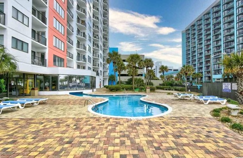 Myrtle Beach Apartment | Luxury Sleep on the Beach.Newly renovated Treasure Chest condo
