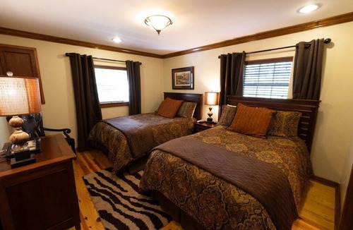 Fowlstown Cabin | Luxury Southern Lodge Retreat-4 Bedroom/4 Bathroom