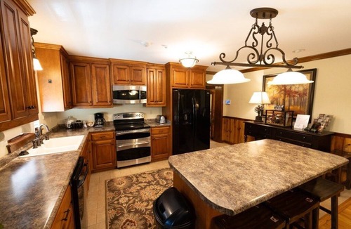 Fowlstown Cabin | Luxury Southern Lodge Retreat-4 Bedroom/4 Bathroom