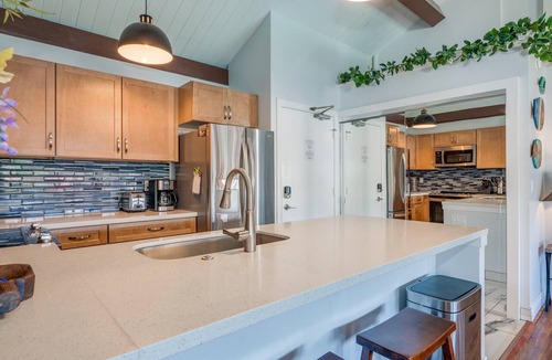 Kihei Condo | Luxury Top-Floor 2BR with Dual Master Suites & AC