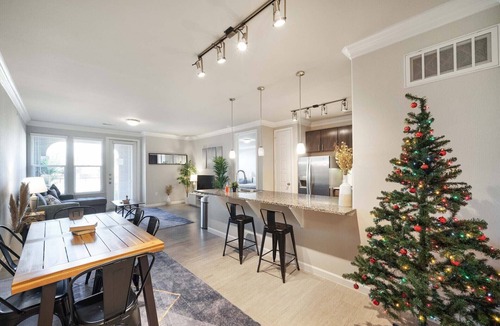 McNeil Apartment | Luxury Townhome + Pool | North Austin | Evonify 1413