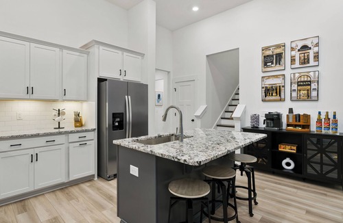 Central House | Luxury Townhome with Golf Cart 4 miles to Clemson Memorial Stadium