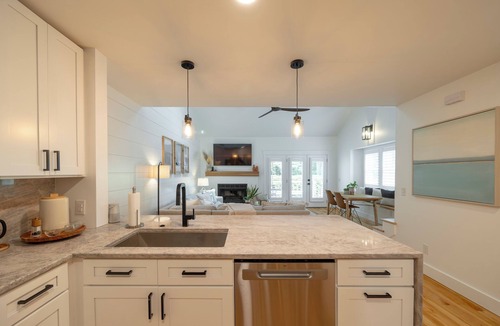 Wilmington House | Luxury Townhouse near shopping & 2 miles to Beach! Pool, Pickleball, & Tennis