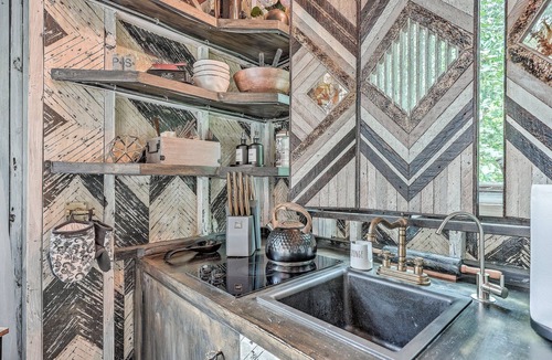 Wadmalaw Island Apartment | Luxury Treehouse. Pets ok,