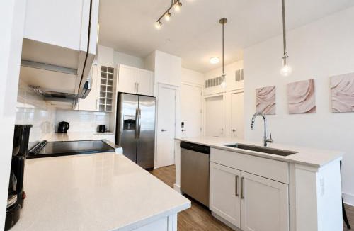 Second Ward Apartment | Luxury Uptown Charlotte 2BR Rooftop Pool Gym & Skyline Views