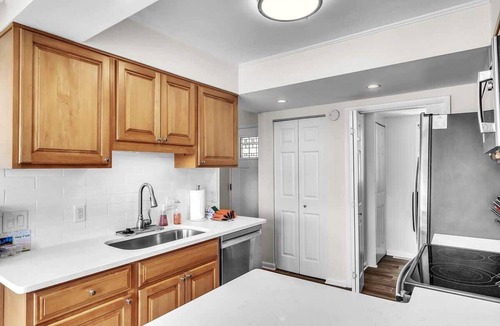 South Beach Condo | Luxury Waterfront Villa w/Dock on Hilton Head