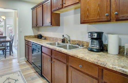 Lynchburg House | Lynchburg Rental w/Deck: Near Downtown!