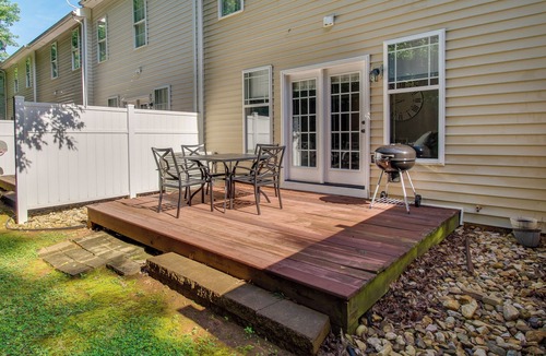 Lynchburg House | Lynchburg Rental w/Deck: Near Downtown!