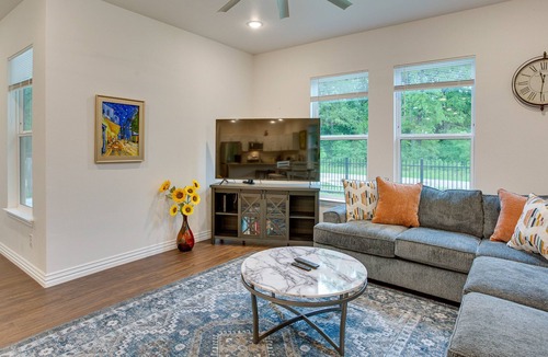 Carolyn Estates House | Mabank Vacation Rental: Walk to Cedar Creek Lake!