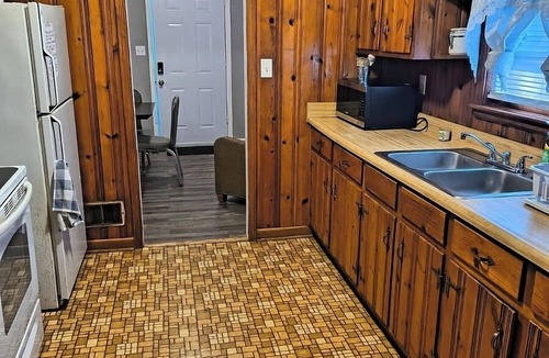 Macon House | Macon 3BR Duplex | BBQ, Parking and Comfort