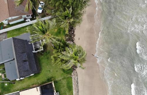 Punaluu House | Magic North Shore Beach House 30 day rental PCC BY