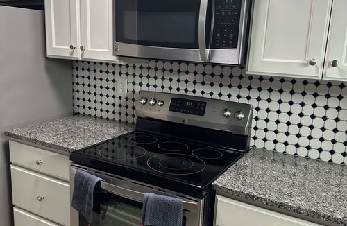 Durham House | Magnificent 2Br 1.5B Townhome Duke University - 1 Mile Downtown Durham - 4 Mile