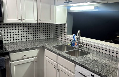 Durham House | Magnificent 2Br 1.5B Townhome Duke University - 1 Mile Downtown Durham - 4 Mile