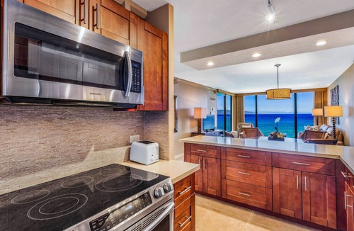 Honokowai Condo | Mahana at Kaanapali, Spectacular Oceanfront, Amazing Sunsets & Sea Life Unit1014