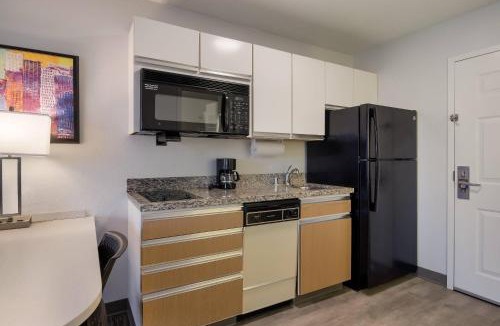 Southwest Raleigh Hotel | MainStay Suites Raleigh - Cary