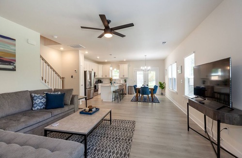 Charlotte House | Maison d'Ivoire 9min to Uptown Charlotte!nEasy access to the best of CLT