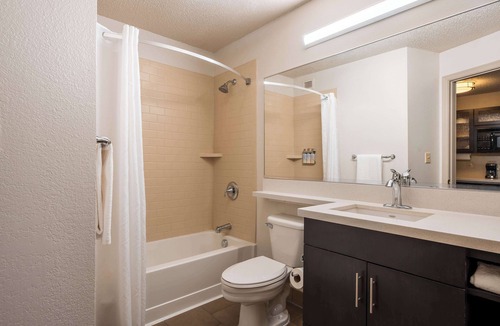 Fossil Creek Hotel | Make Your Trip More Enjoyable! Free Parking, Pets Allowed
