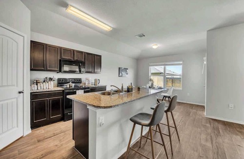 Austin Cottage | Marbella Lane - 3BR Pristine Home in Austin TX