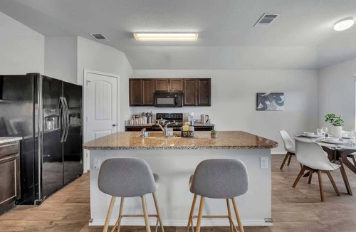 Austin Cottage | Marbella Lane - 3BR Pristine Home in Austin TX