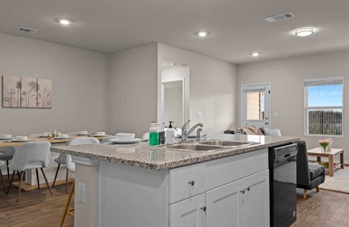 Austin Cottage | @ Marbella Lane - Amazing 4BR Lakeview Home