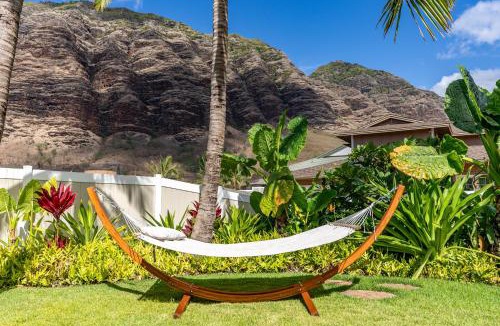 Makaha Valley House | @Marbella Lane-Pōmaika'i LoveNest Ocean+MT View