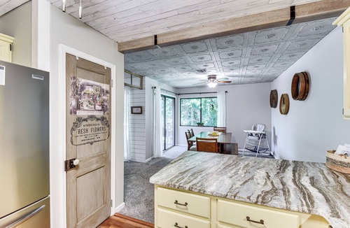 Salem Condo | Marina Villa Condo at Lake Keowee w/Fireplace