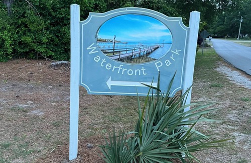 Sneads Ferry Cottage | Mariposa is minutes to N Topsail Beach, and Chadwick Bay, NC OFF SEASON RATES