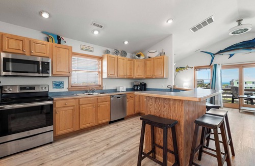 Nags Head House | Marlin Manor: Oceanside, Private Pool, Hot Tub