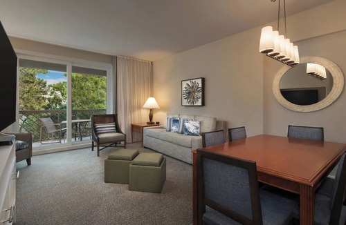 Beach Lagoon Resort | Marriott Monarch at Sea Pines- 2 Bedroom Unit Sleeps 6!