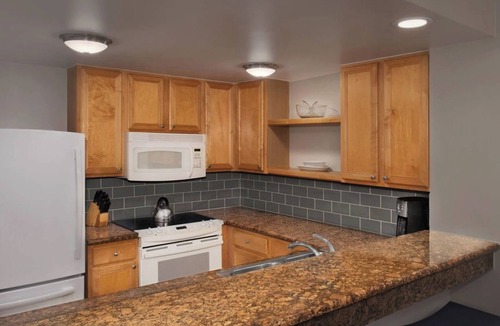 Beach Lagoon Resort | Marriott Monarch at Sea Pines- 2 Bedroom Unit Sleeps 6!