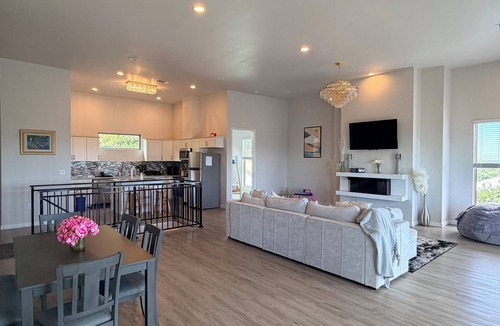 Lago Vista House | Marvelous 5-bedroom house with in charming Lago Vista/Pet friendly