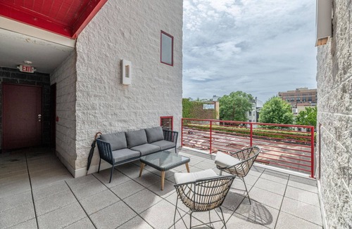 H Street Corridor Apartment | Marvelous H Street 1BR w/W/D, nr Light Rail Station, by Blueground