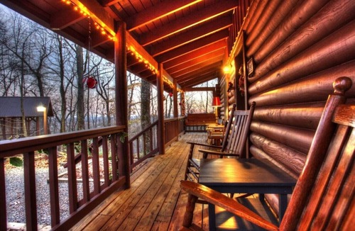 Sautee Nacoochee Cabin | Massive Cabin in the woods/6 miles from Helen