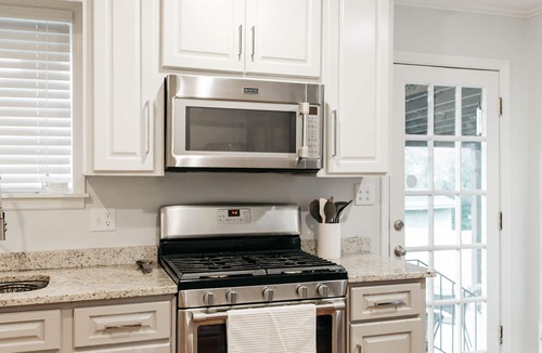 Montclair House | Masters Rental - 2.5 miles from Augusta National! 2 bed, 2.5 bath