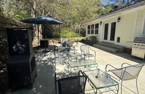 Aiken House | Masters Week Rental-Spacious cottage in town!