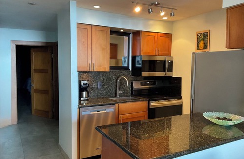 Historic Lahaina Front Street Condo | MAUI LAHAINA SHORES 1 BEDnBEACH & OCEAN FRONT GROUND-FLOOR nNO RESORT-CLEAN FEE