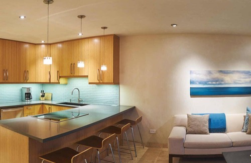 Kuau Condo | Maui Modern North Shore Beach Condo - Walk to Mamas Fish House! AC, Fast WiFi
