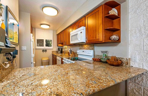 Maalaea Condo | Maui Oceanfront & Beach access deluxe Condo, pool, ocean views, seasonal whales