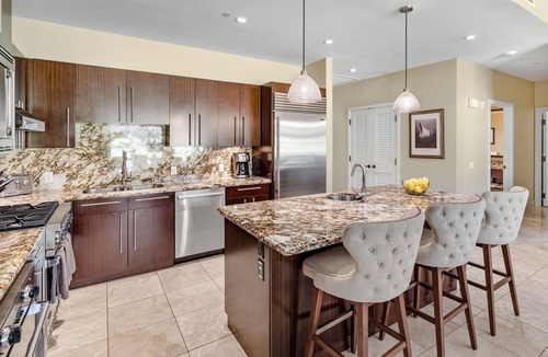 Honokowai Condo | Maui Resort Rentals: Honua Kai – 7 Bedroom Groundfloor Resort Residence, Over 4500 Combined Sq. Ft., Massive Lawn Area, Steps to Pools/Beach/B.B.Q.s