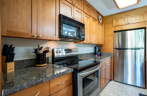 Kihei Condo | Maui super value, Kihei Oceanfront Complex, AC. 1st Fl, Remodel & Walk to beach