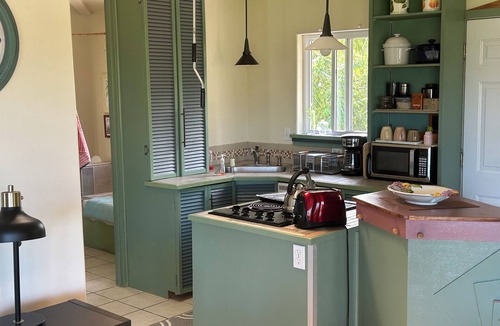 Kapoho Apartment | Mediteranean style SUITE/LOFT big private Sundeck nice Ocean View (Cliff)