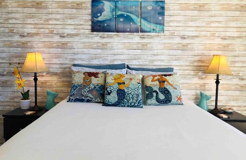 Waikiki Apartment | MERMAID'S COVE WITH BREATHTAKING OCEAN VIEWS AT ILIKAI HOTEL