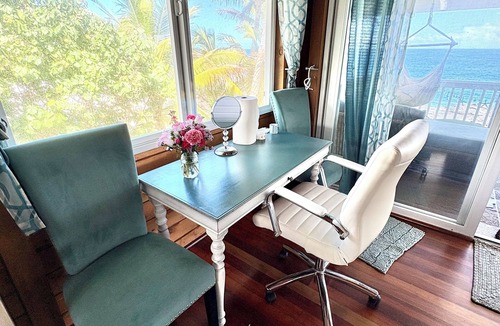 Keaau House | Mermaid’s Lookout WOW the views! Ocean Front, full lanai, heated pool & AC.