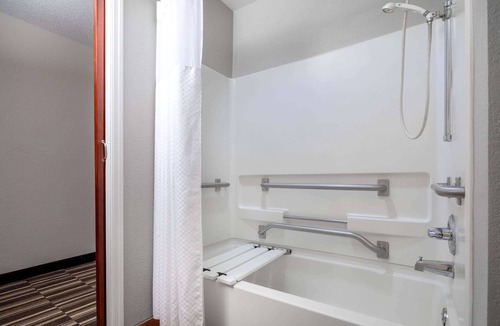 Buford Highway Hotel | Microtel Inn & Suites by Wyndham Atlanta/Buckhead Area