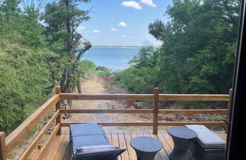 Denison House | Mid-Century Modern Lakehouse, Direct Lake Access & Cove Front Views