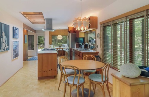 Williamsburg House | Mid Century Modern Gem